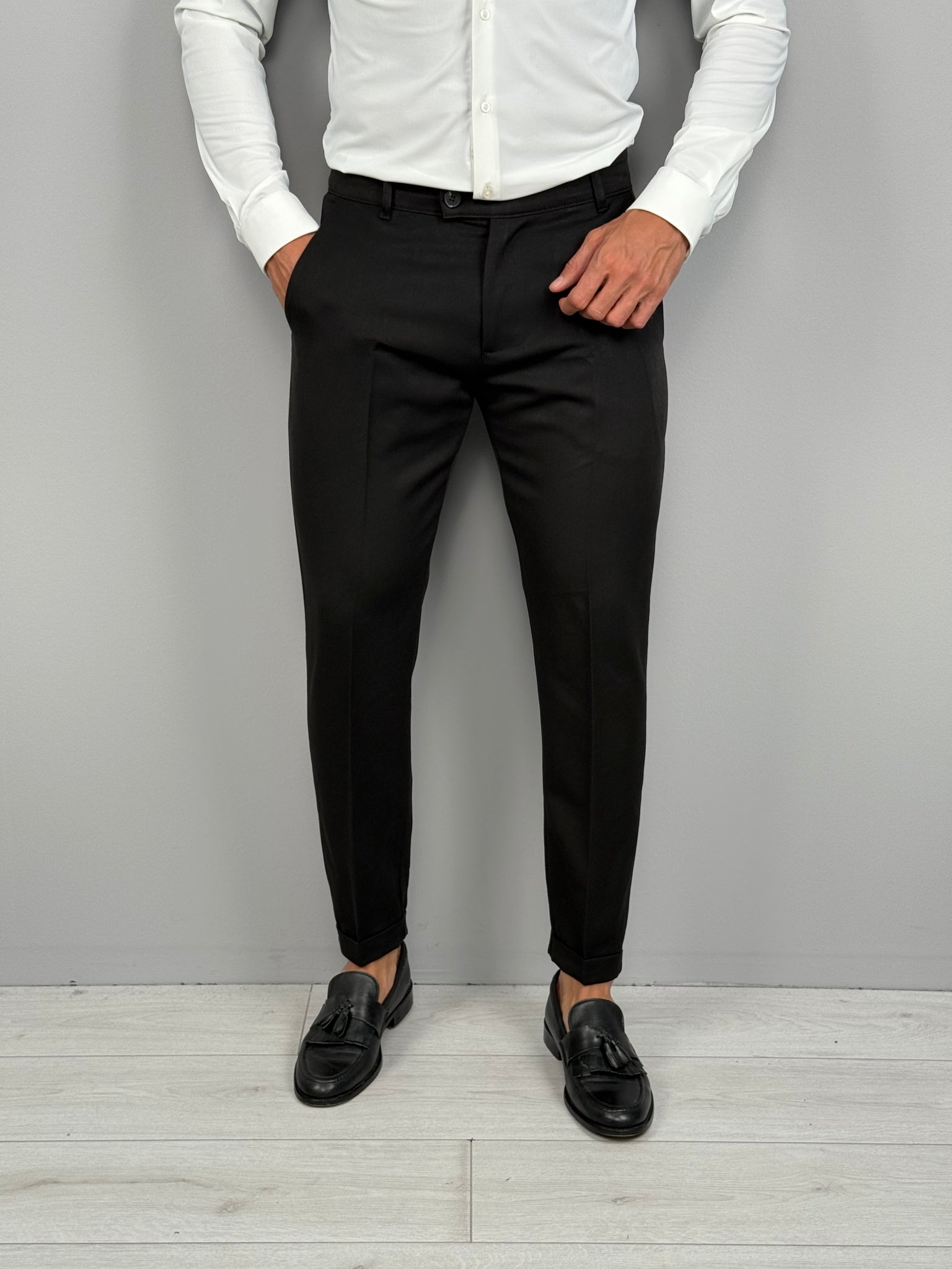 PANTALONE BUTTON TASCHE DIETRO MOD CAPRI