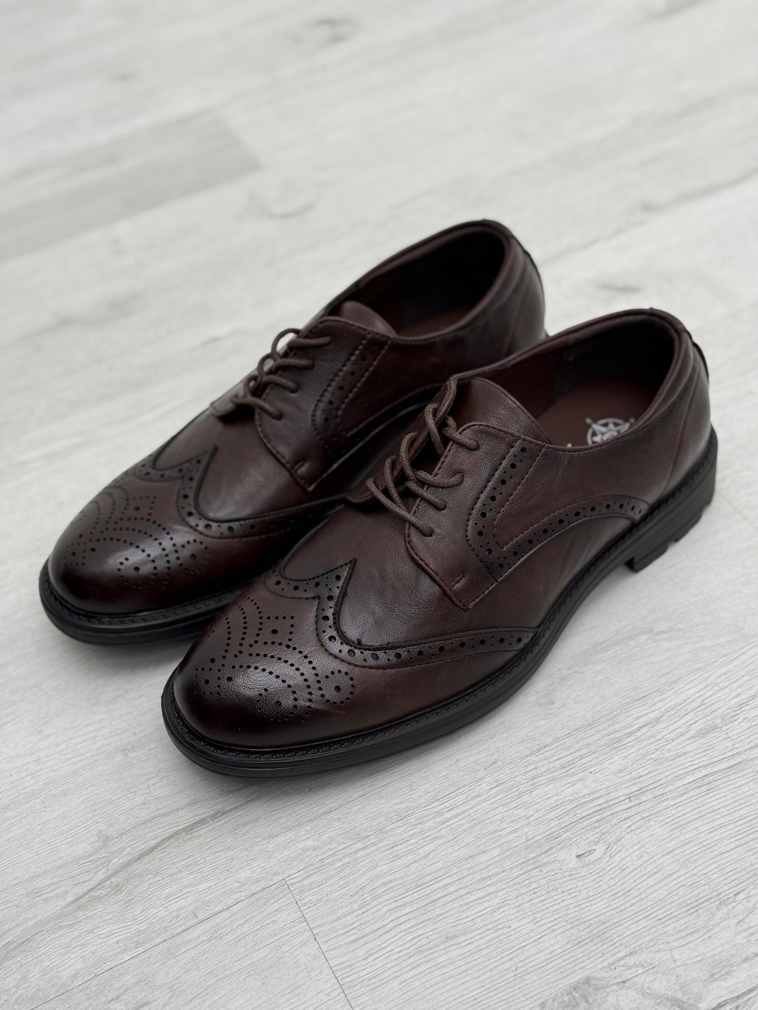 SCARPA STRINGATA