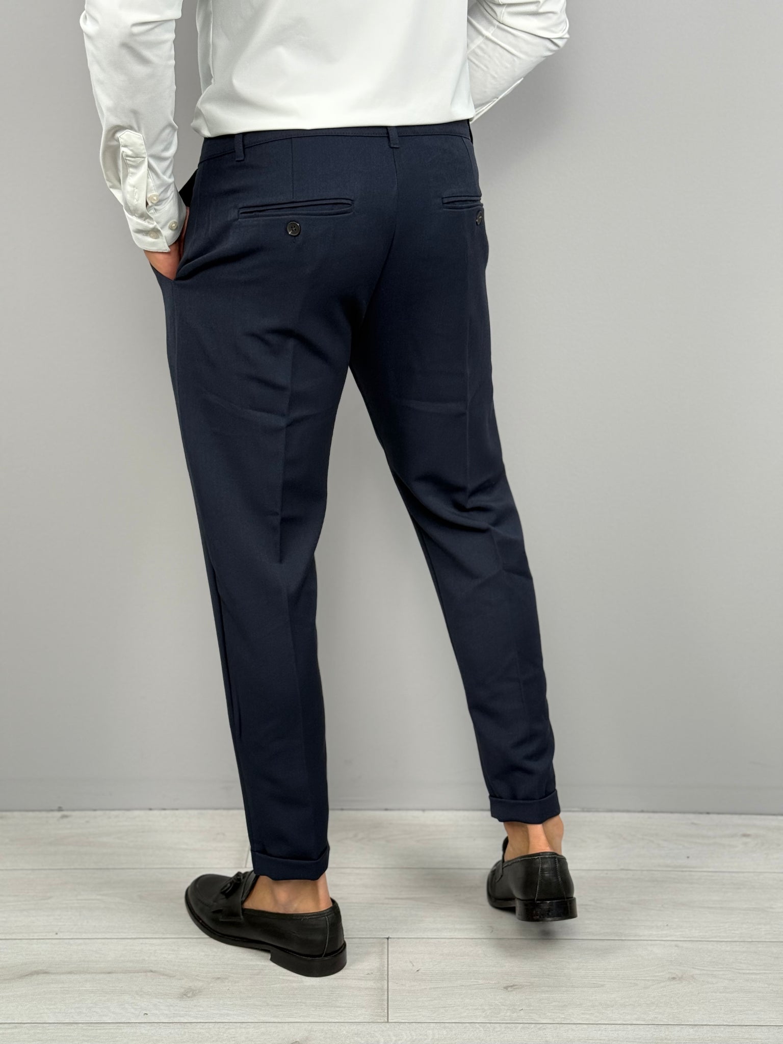 PANTALONE BUTTON TASCHE DIETRO MOD CAPRI