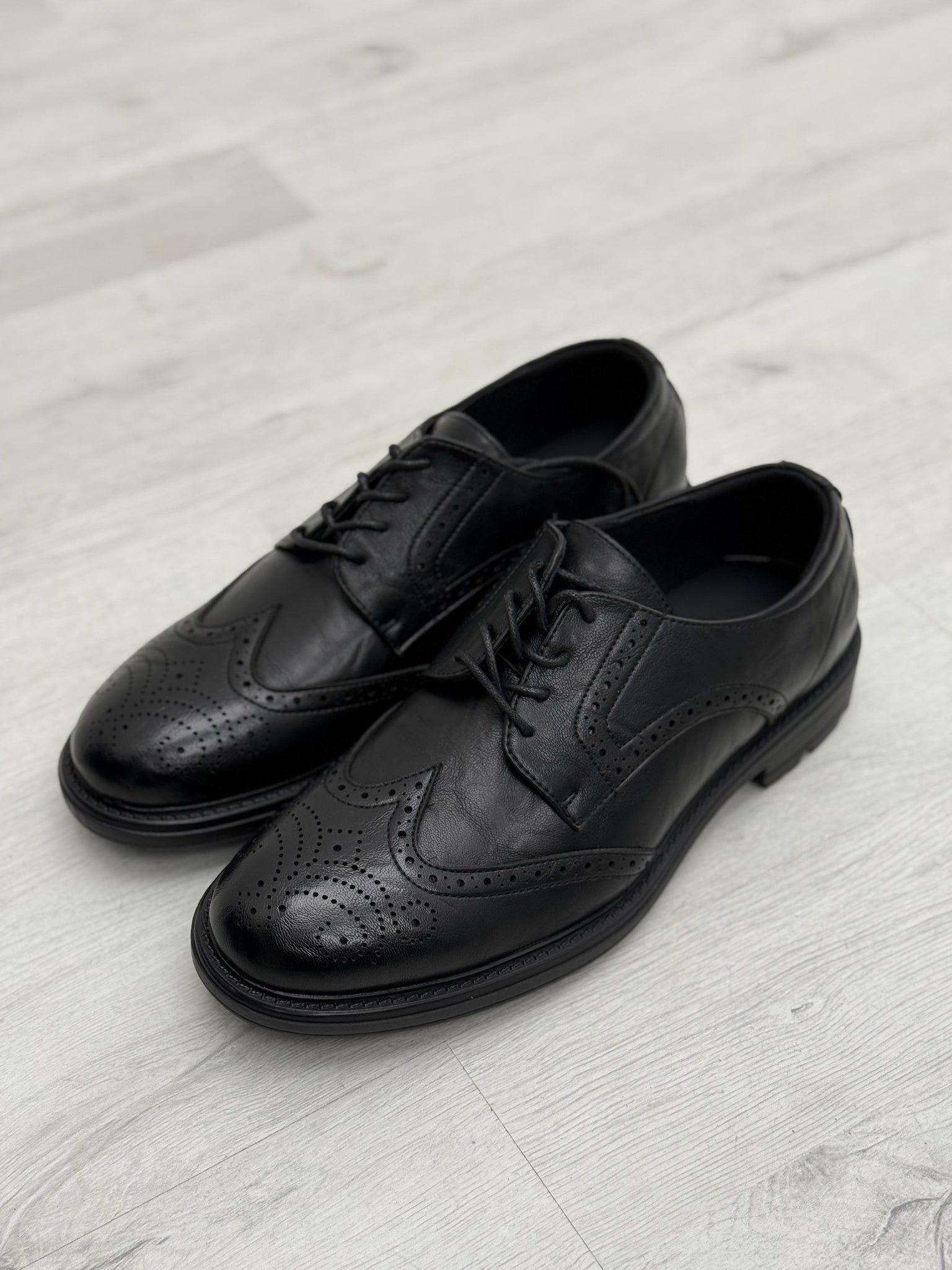 SCARPA STRINGATA