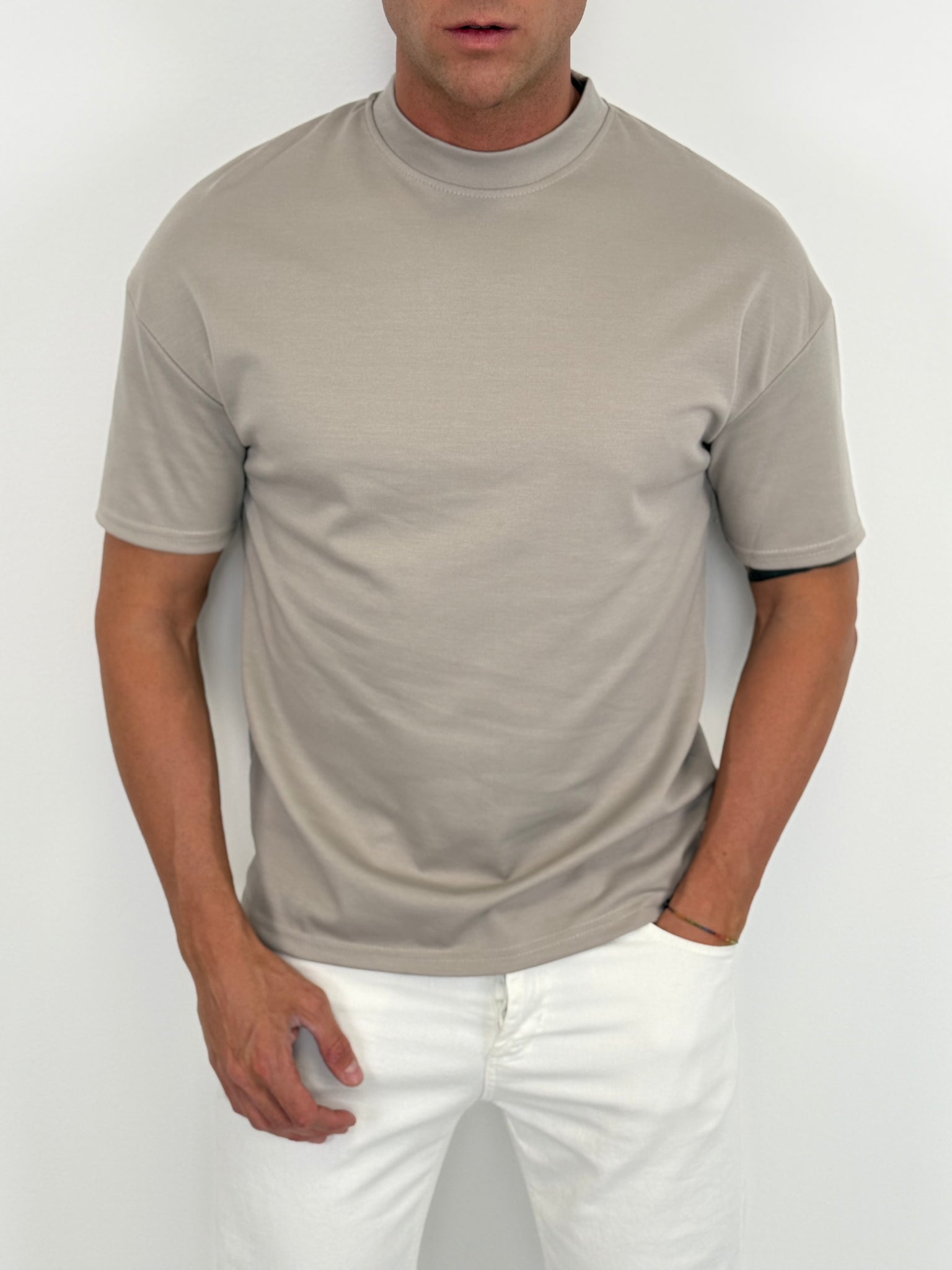 T-SHIRT LOCK