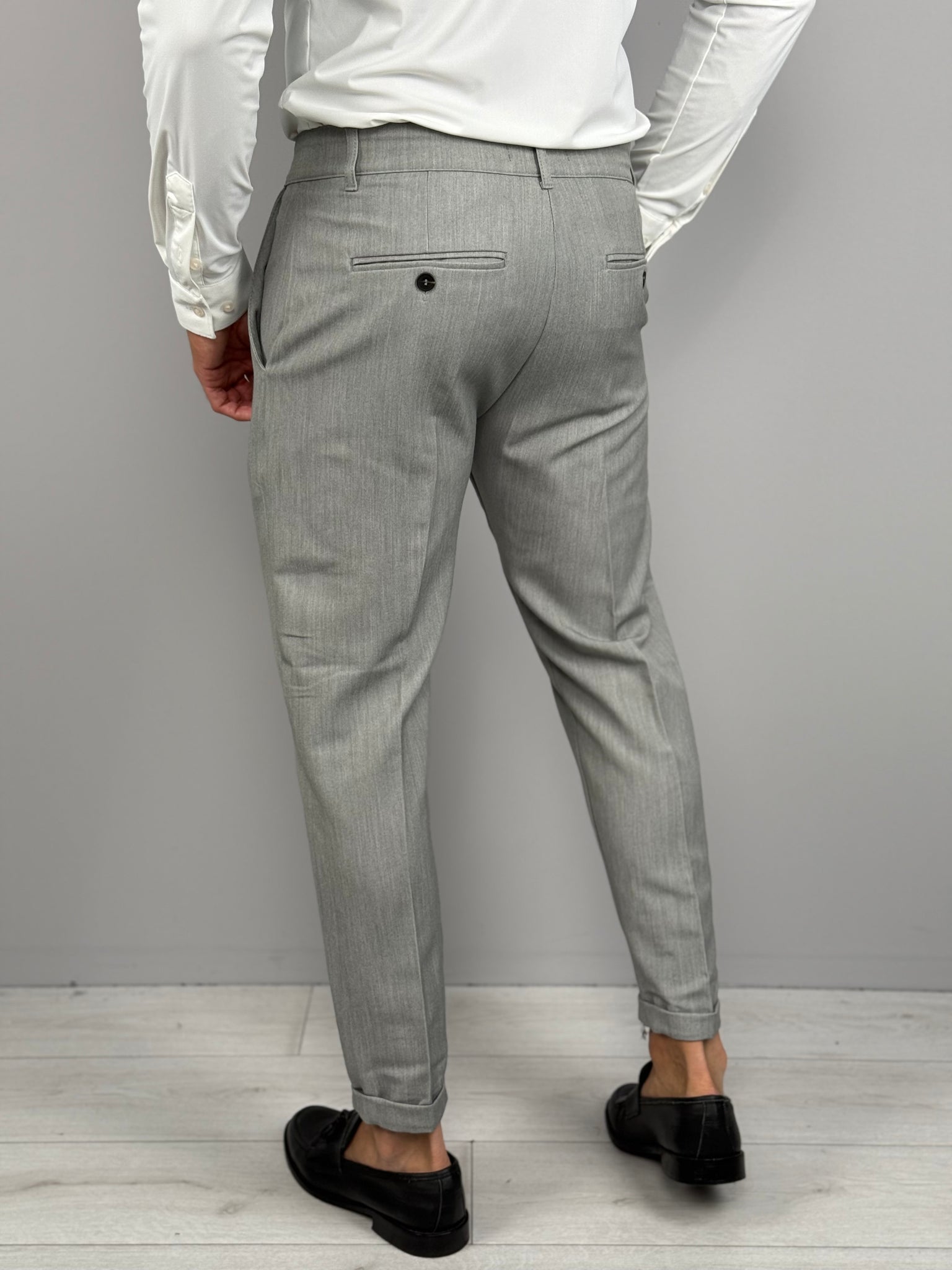 PANTALONE BUTTON TASCHE DIETRO MOD CAPRI